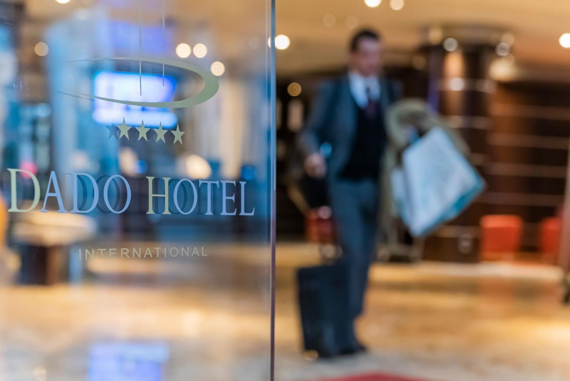 Dado Hotel International Parma Esterno foto