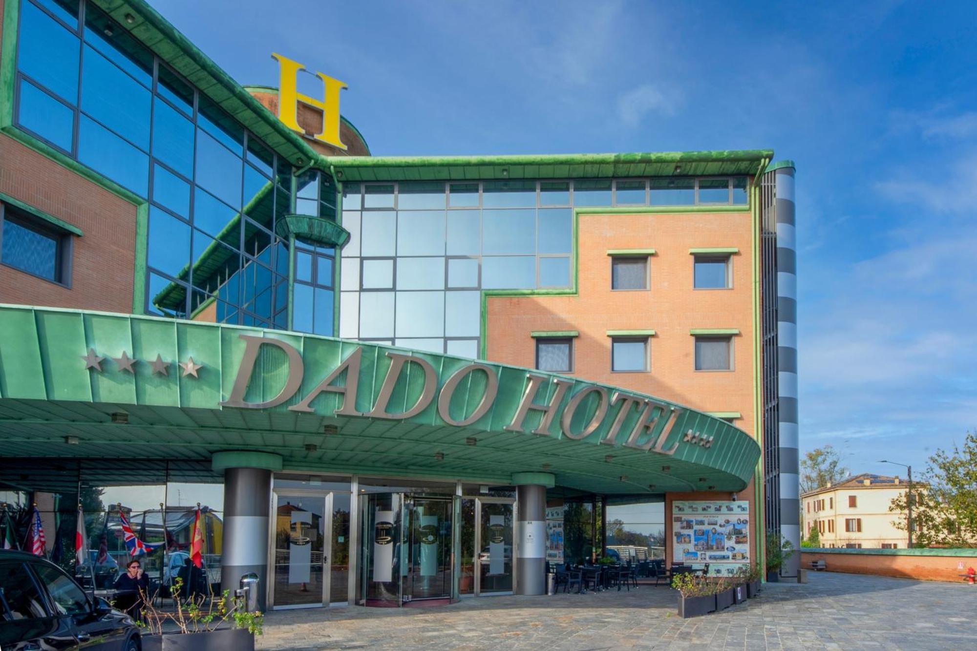 Dado Hotel International Parma Esterno foto