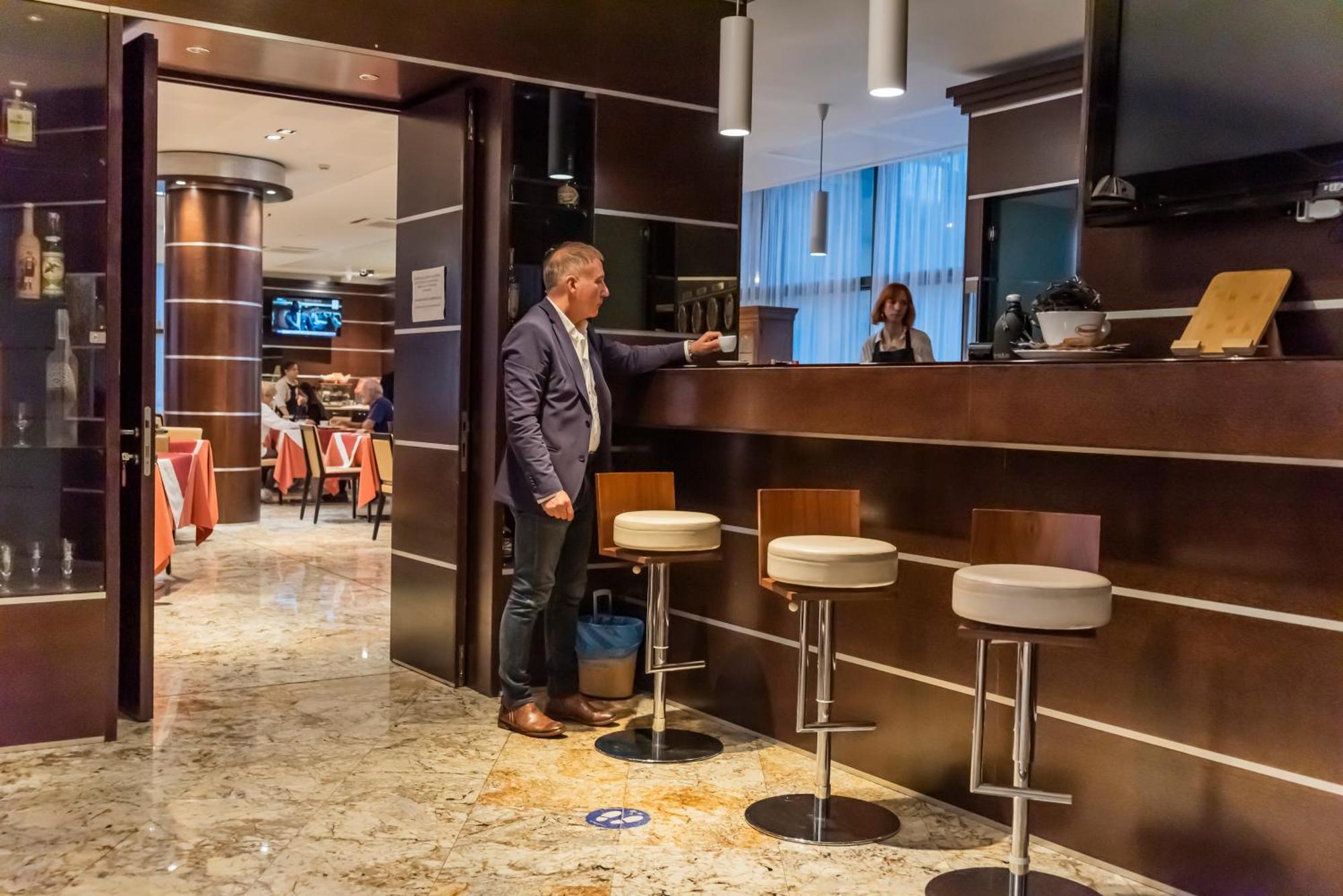 Dado Hotel International Parma Esterno foto